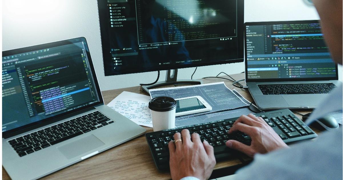 Apa Perbedaan Sistem Informasi dan Teknik Informatika?